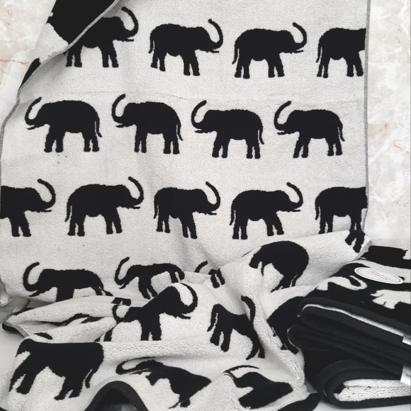 Common Thread Decorative Elephant Bath Towel Hand Towel Set - Picture 2 of 15
